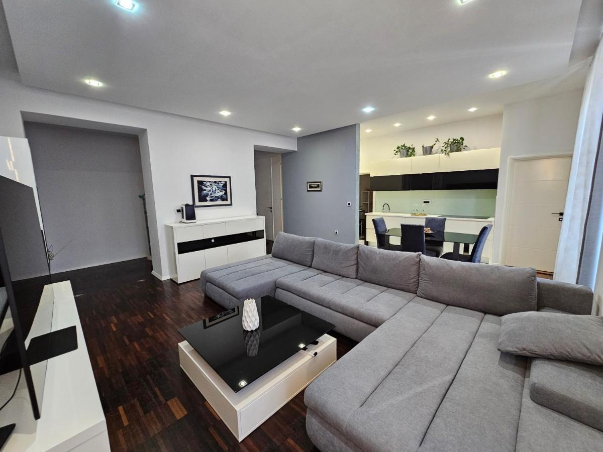 Azzuro Apartment Self Check In Rijeka Luaran gambar